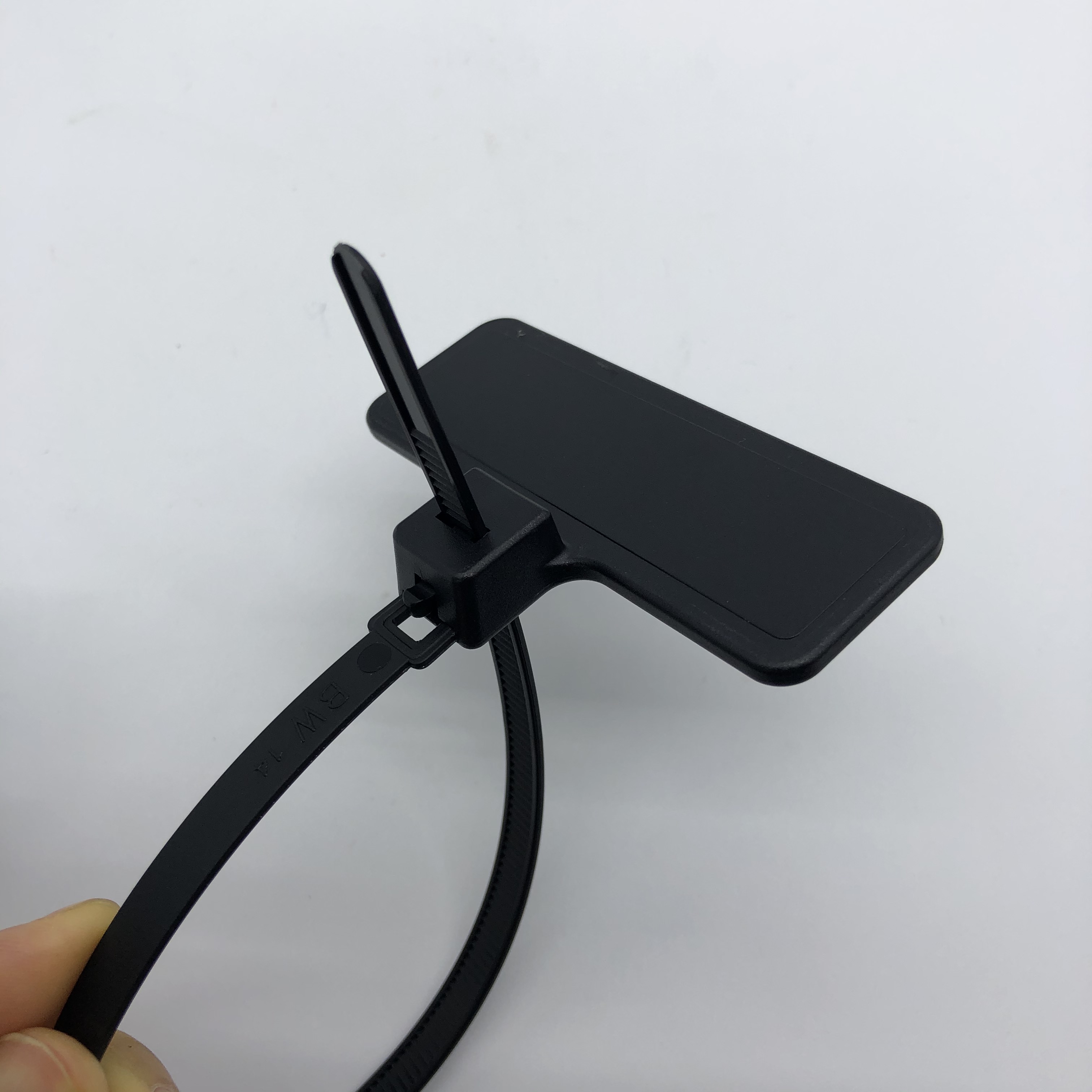 超高頻復(fù)用扎帶標(biāo)簽